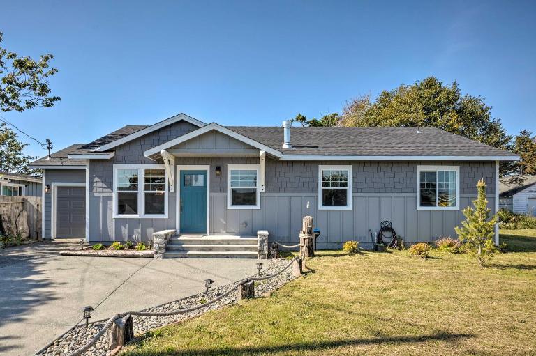 Coastal Getaway by Pebble Beach & Redwoods! - B&B Crescent City