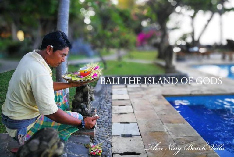 The Ning Beach Front Villa - B&B Singaraja