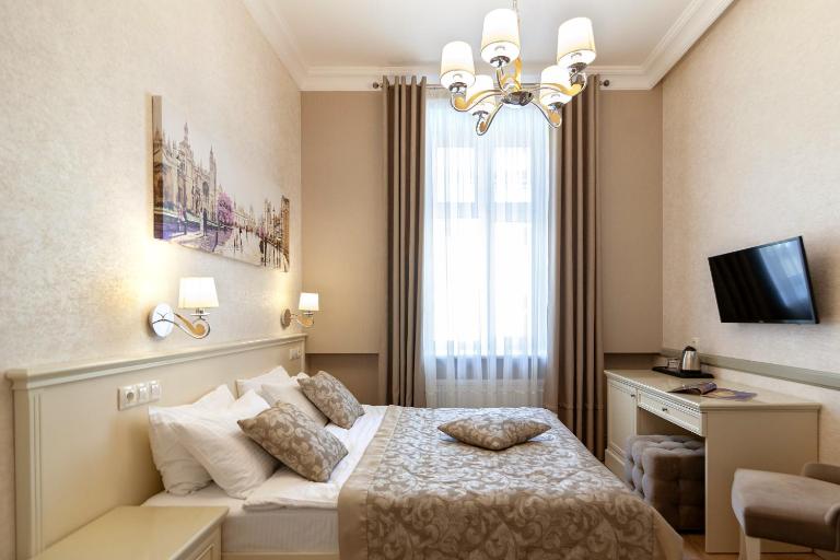 Royal mini-apart hotel on Rynok Square - B&B Leópolis