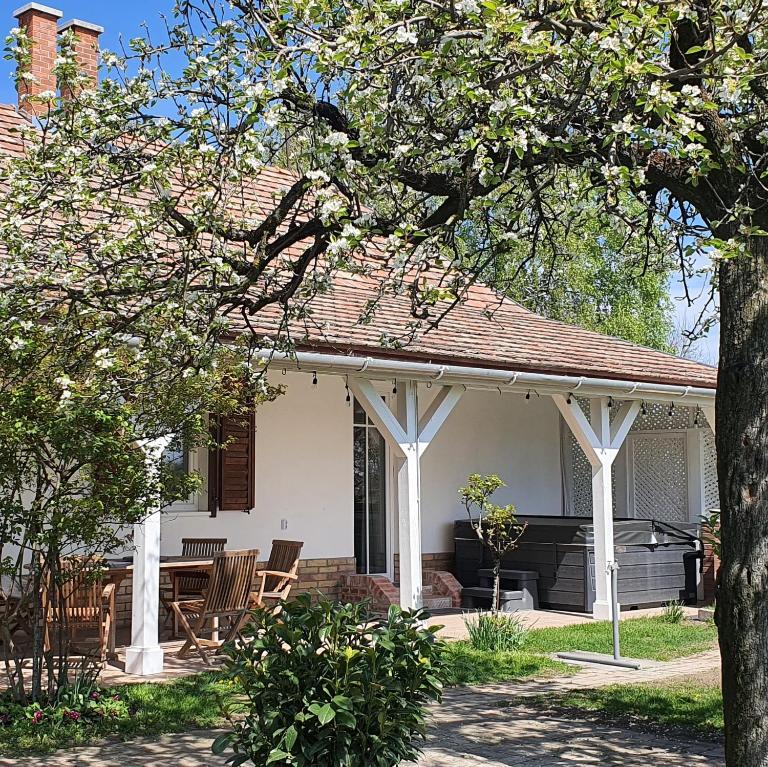 Héthatár Wellness Vendégház - Fecskefészek - Chambres d'hôtes Pusztavacs
