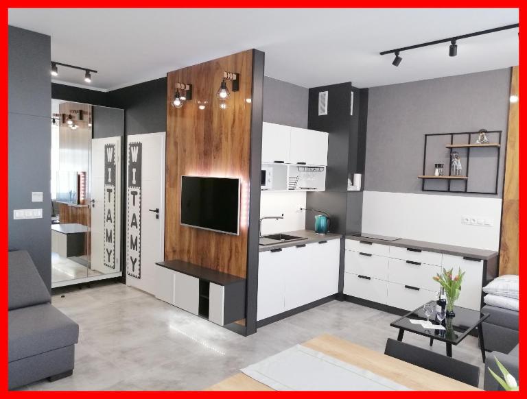 Noce w Jelonce - Nowoczesny Apartament typu Studio w Centrum Jeleniej G - z garażem dla 1-4 osób - B&B Jelenia Góra
