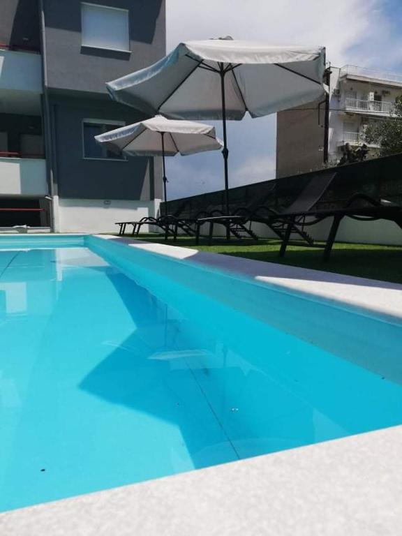 MGE Luxury house with pool - B&B Irakleitsa