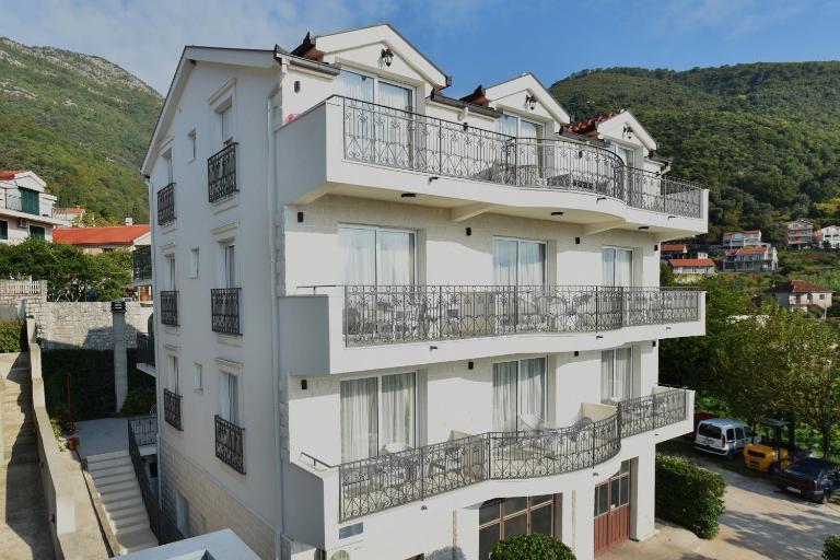 Villa Julia - B&B Baošići