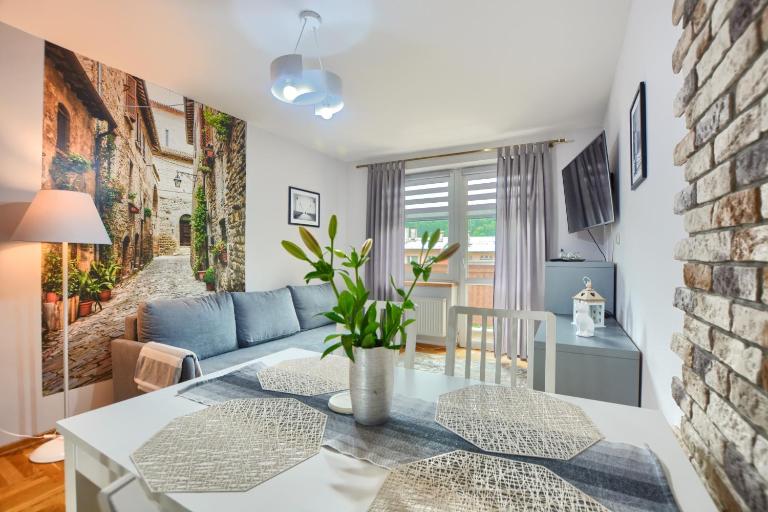 Apartamenty BIESZCZADZKI Anioł - B&B Ustrzyki Dolne