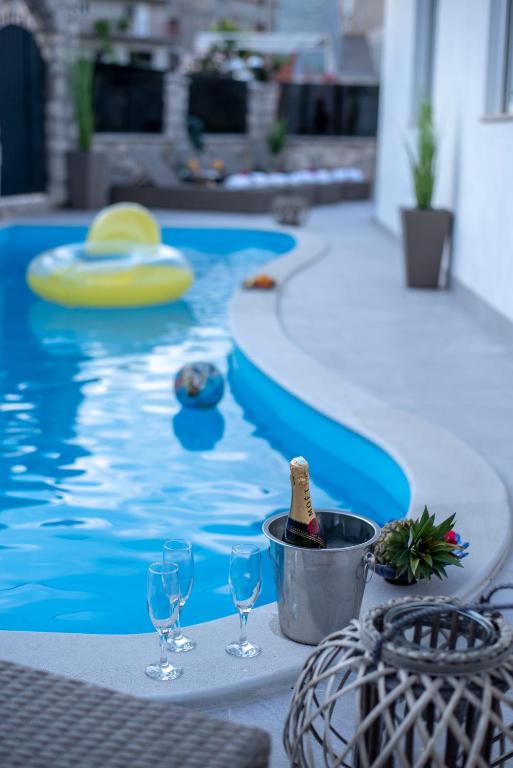 Villa Stoja near Dubrovnik with pool - B&B Ivanica