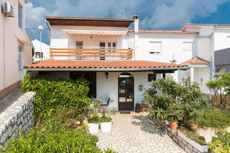 Apartmani Vera - B&B Cirquenizza