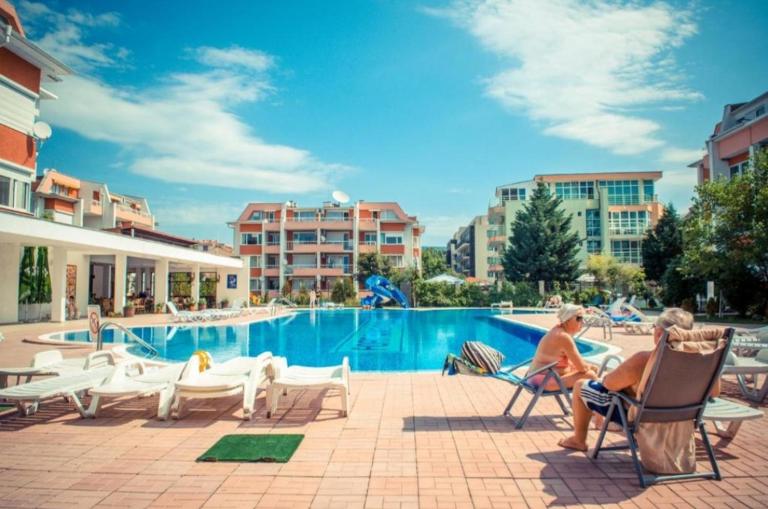 Sunny Fort Private Apartment - B&B Sunny Beach