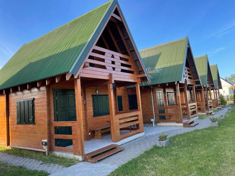 Domki Letniskowe Malinka Dąbki Bobolin - Bed and Breakfast Bobolin