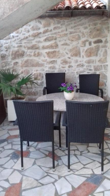 Apartment Magdic - B&B Brzac