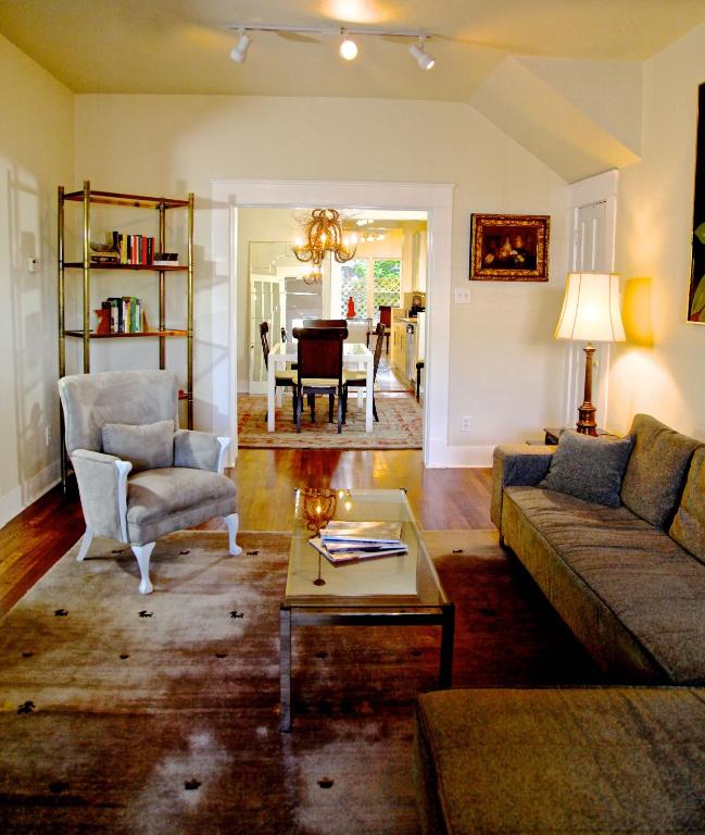 Refuge in the Heart of Montrose - Chambres d'hôtes Houston