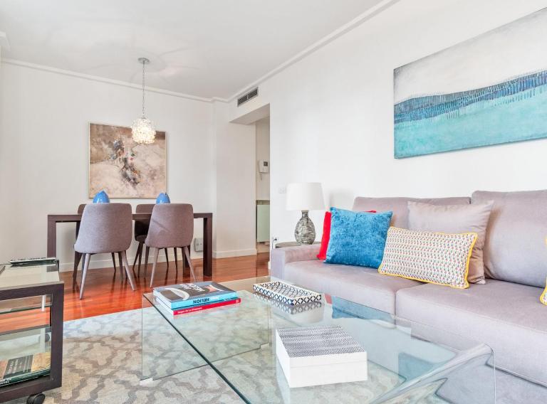 Stylish 2BR Apartment Steps from Retiro Park - B&B Madrid
