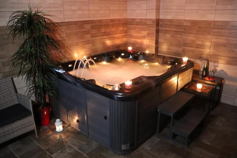 Apartmán s privátní VÍŘIVKOU - B&B Bzenec