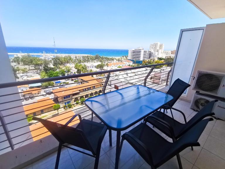 Paradise Palms Seaview Apartment - B&B Larnaka
