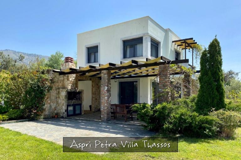 Aspri Petra Villa Rachoni - 3 bedrooms 7 guests - Bed and Breakfast Skála Rachoníou