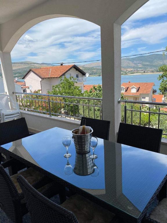 Genesis - B&B Trogir