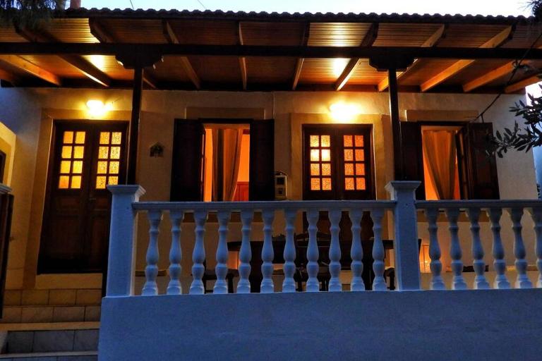Traditional Villa Efterpi - B&B Halki