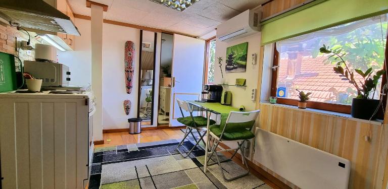 APARTMENT " Studio Green " free parking, self check-in - B&B Zagreb