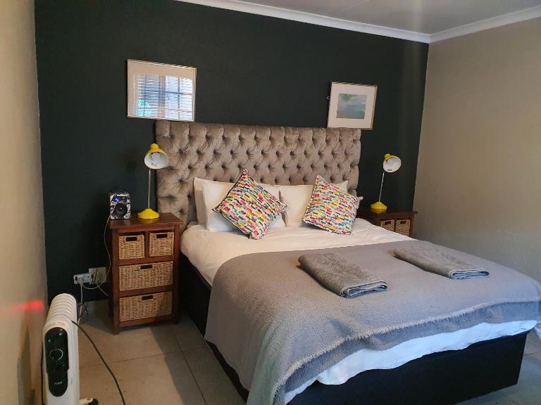 Happy colourful cottage - Bed and Breakfast Johannesburg