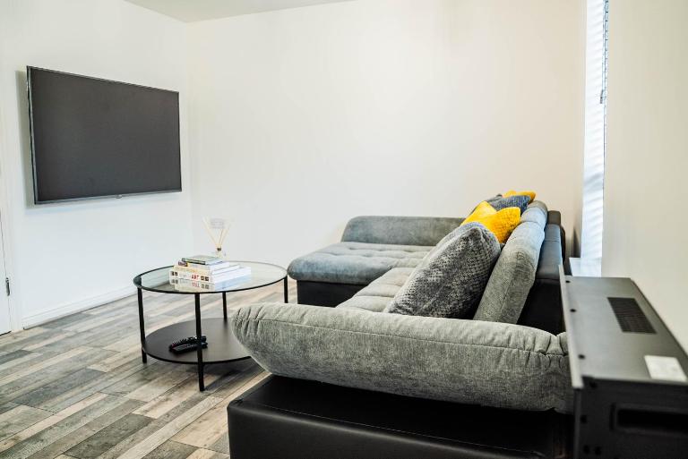 JB Apartments, Fully Equiped Ground Floor Apartment - Ferienwohnung Abbey Wood