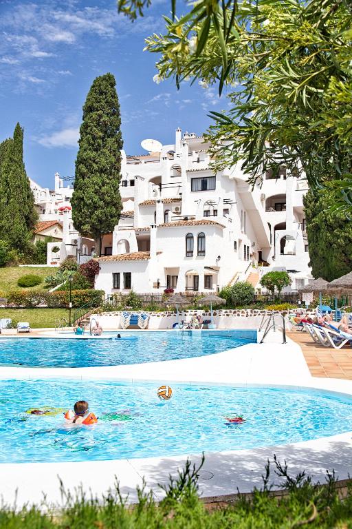 Pueblo Evita Premium Suites - B&B Benalmádena