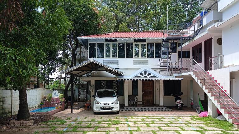 Blue Birds Homestay - B&B Cherai Beach