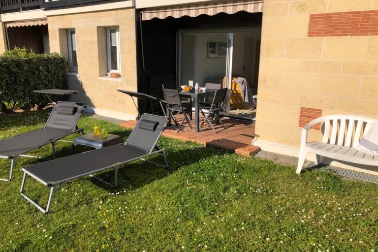Beautiful Apartment With Gardenlk - B&B Cabourg