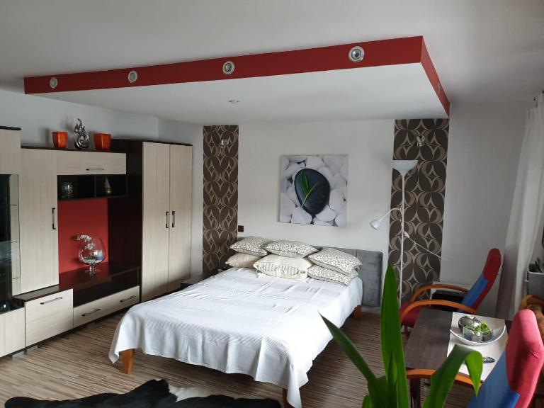 słoneczne apartamenty - B&B Krośnica
