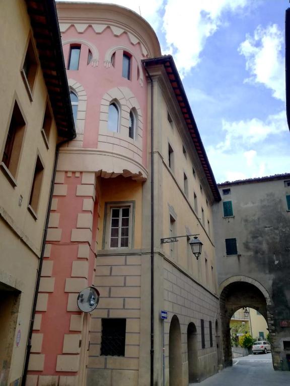 Mansarda con solarium panoramico su centro storico di Sarteano vicino alle famose terme della Val d'Orcia - B&B Sarteano