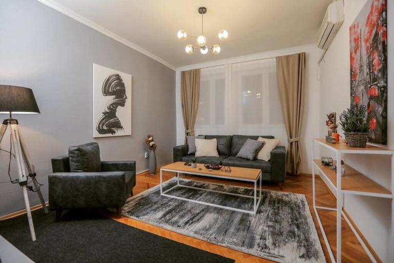 Mickitos Apartments at Macedonia Square - Ferienwohnung Skopje