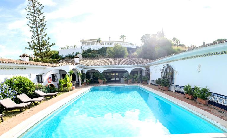 CASA MICHAEL - El Paraiso, Marbella - Bed and Breakfast Estepona