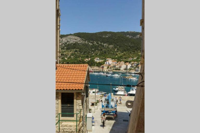 Apartment Eša - B&B Komiža