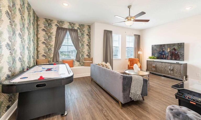 Chic 4 Bdrm Home with Gaming Loft at Encore - B&B Orlando