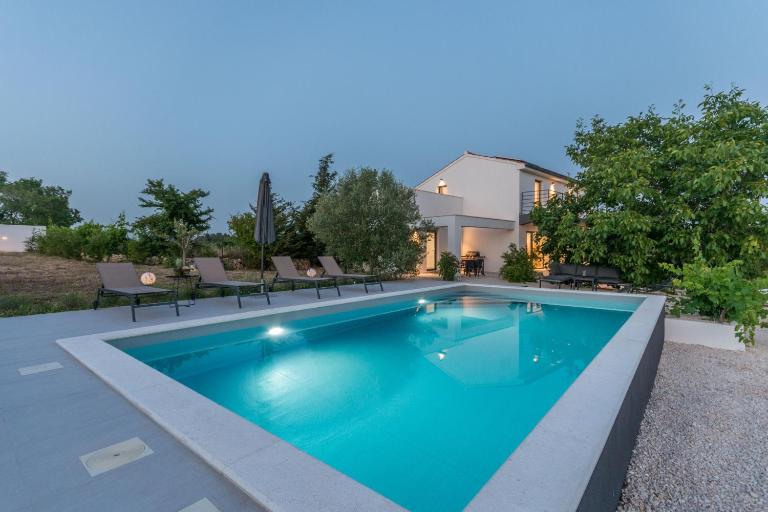 Villa Blackwood ZadarVillas - B&B Crno