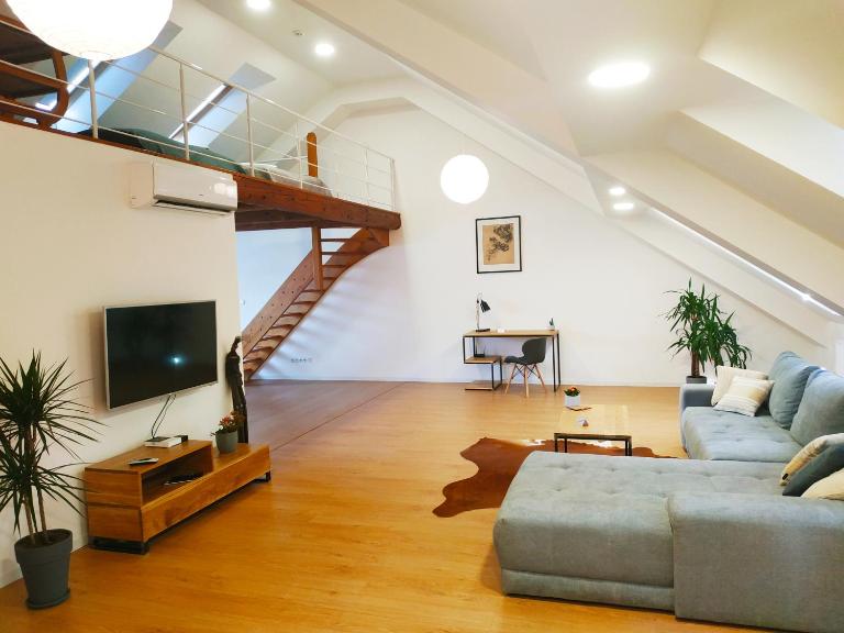 Apartament"Nad Niwką 6" z zamykanym bezpłatnym parkingiem - B&B Bielsko-Biała