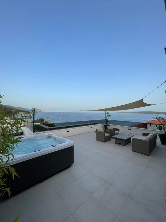 Exclusive Seafront Suite with jacuzzi - Ferienwohnung Zavala