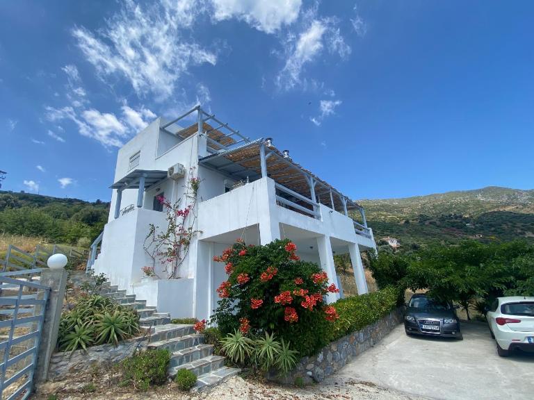 Agnanti - B&B Akhladherí