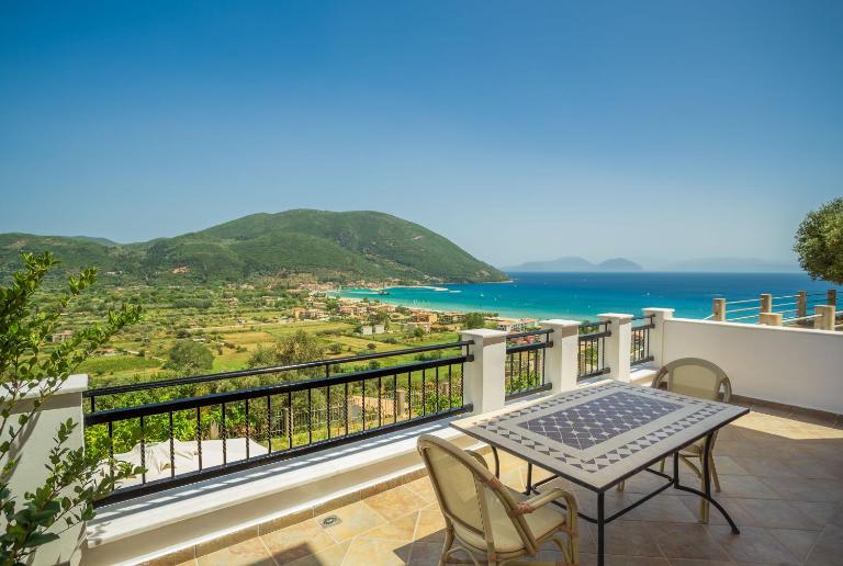 Bay View Suites - Chambres d'hôtes Vasilikí