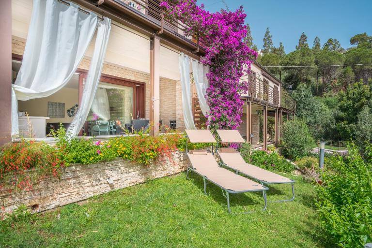 Villa Luna . Chia Eden Rock . Wifi AC - Bed and Breakfast Riva dei Pini