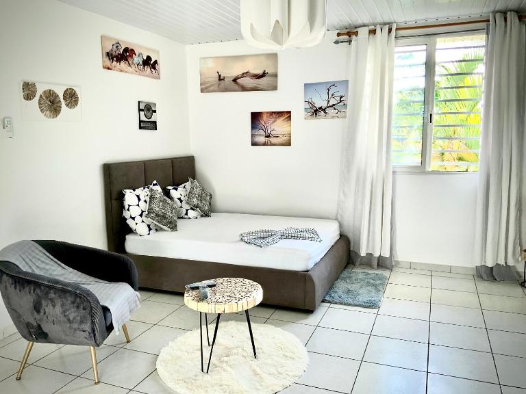 LE ROSA PARKS CLÉMARTHA - B&B Kourou
