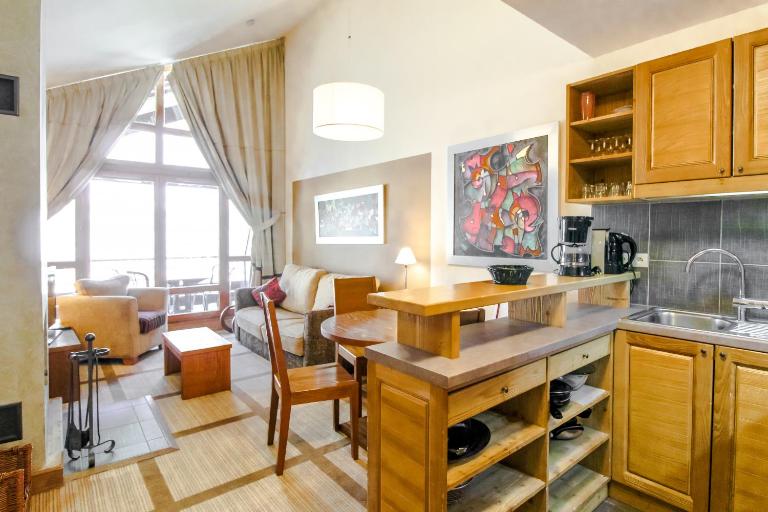 Les Terrasses d'Eos, 1-bed apartment with fireplace, Ski in, Ski out - B&B Arâches-la-Frasse