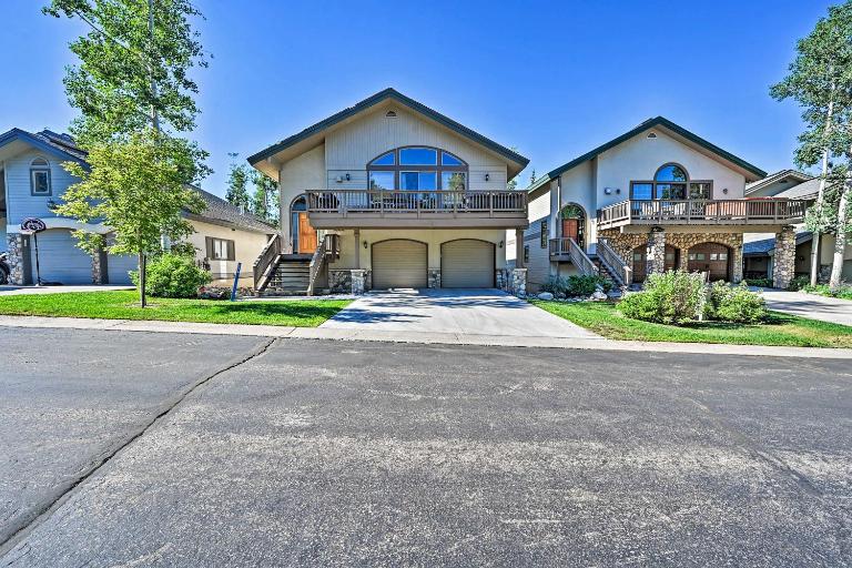 Mountain Home with Decks, Walk to Gondola - B&B Steamboat Springs