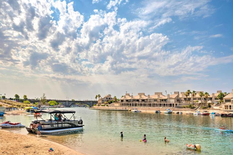 1 Mi to London Bridge: Condo w/ Pool Access - B&B Lake Havasu City