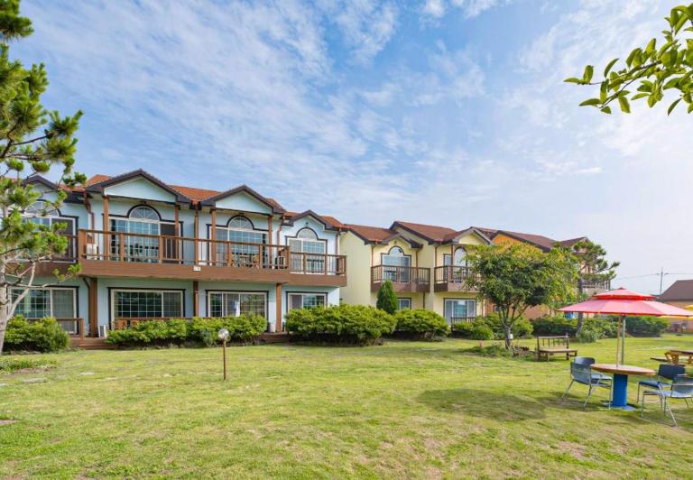 Jeju Time-Travel Pension - B&B Jeju