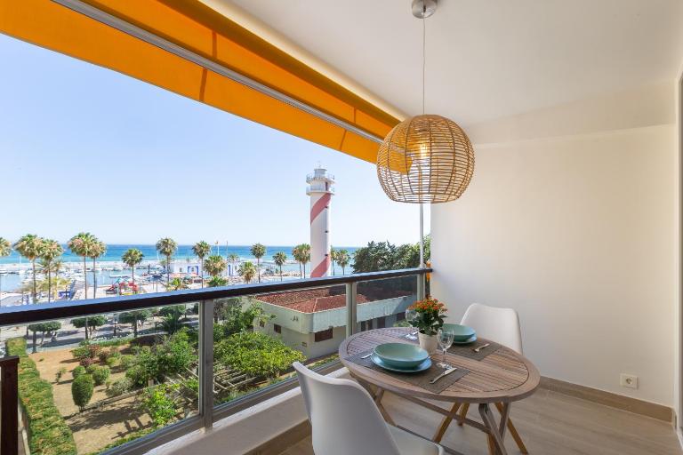 Apartamento junto al Faro .Marbella centro.Vistas mar y el puerto. - Ferienwohnung Marbella