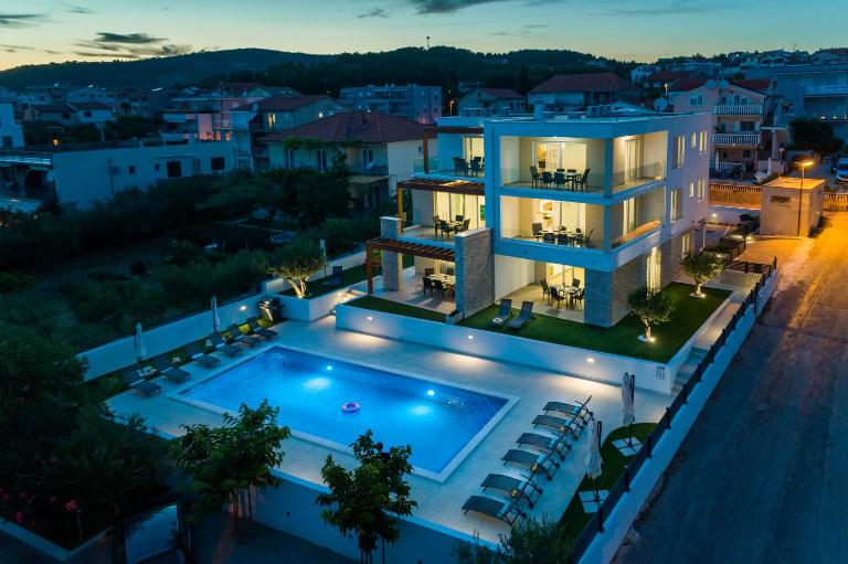 Villa Corcovado with Heated Pool - Chambres d'hôtes Vodice