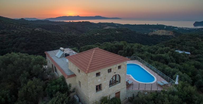 Villa Kourouni - B&B Stalos