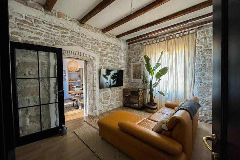 The Bungalow by the Sea in Historic Poreč Old City - Chambres d'hôtes Poreč