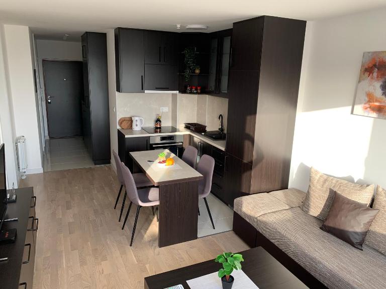 Apartman Tuzla - Blizu Panonskih jezera i centra grada - B&B Tuzla