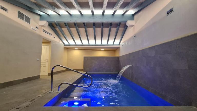 CASA TIO PEGUERO - PISCINA SPA - B&B San Bartolomé de Pinares