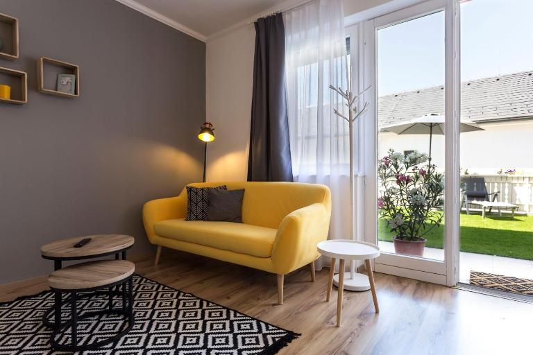 Felhő Vendégház - Bed and Breakfast Keszthely